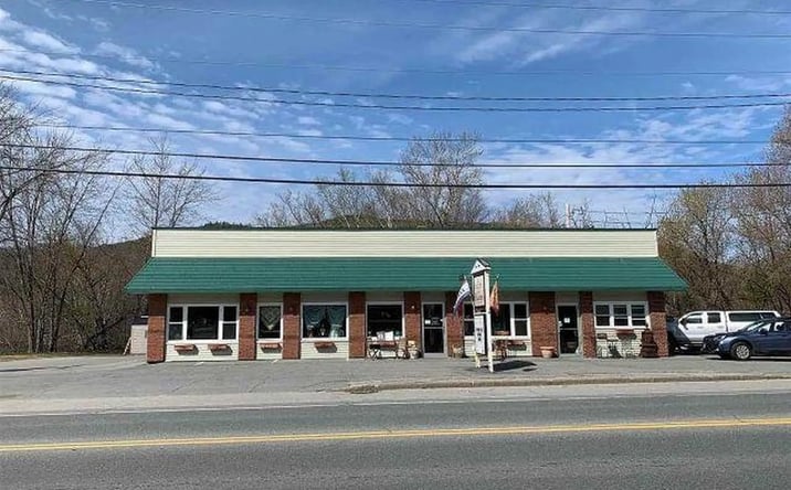 Pictures of Hospitality, Office, Retail property located at 152 Main St, Gorham, NH 03581 for sales - image #1