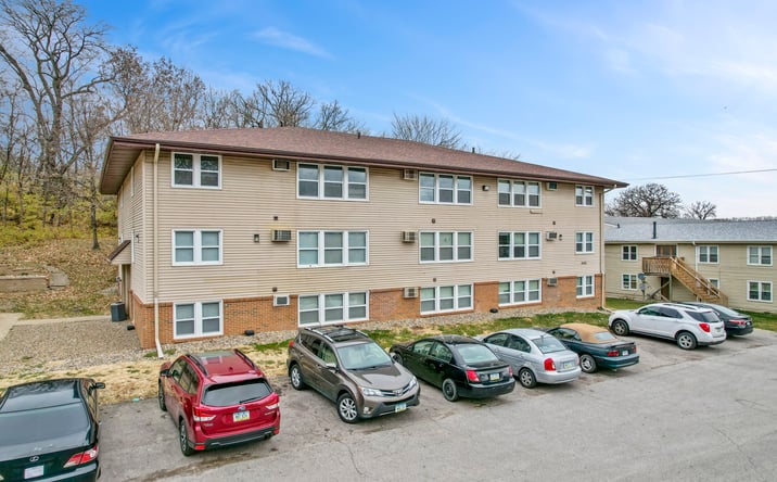 Pictures of Multifamily property located at 2525 Clarkson Ave, Des Moines, IA 50310 for sales - image #1