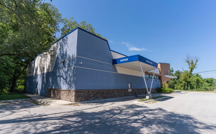 Pictures of Retail property located at 2500 S 4th St, Leavenworth, KS 66048 for sales - image #1