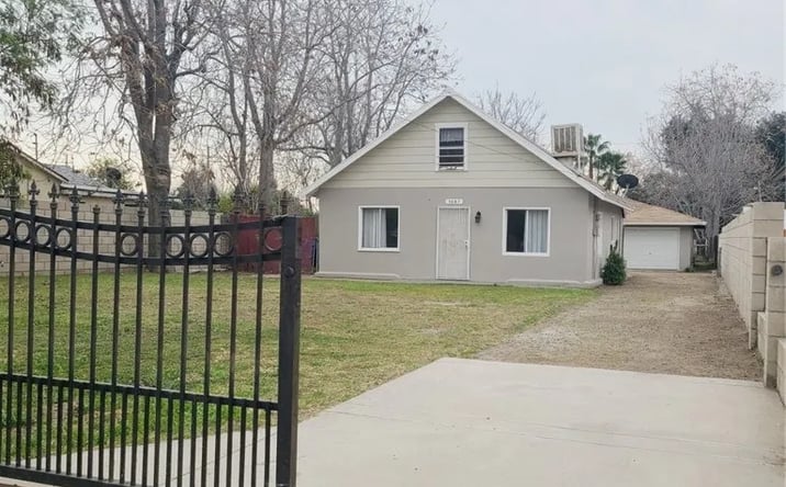 Pictures of Multifamily property located at 1087 E 2nd, San Bernardino, CA 92408 for sales - image #1