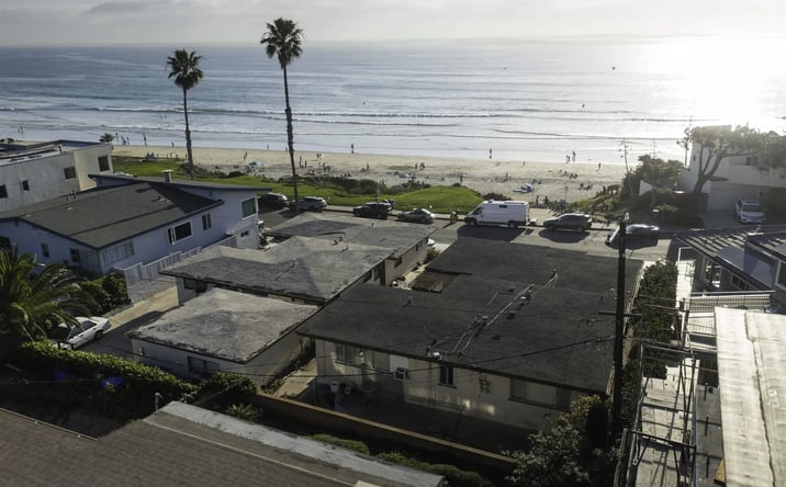 Pictures of Multifamily property located at 4933-35 Ocean Boulevard, San Diego, CA 92109 for sales - image #1