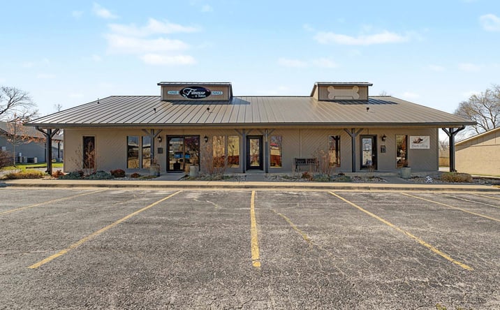 Pictures of Retail property located at 1133 NW J St, Bentonville, AR 72712 for sales - image #1