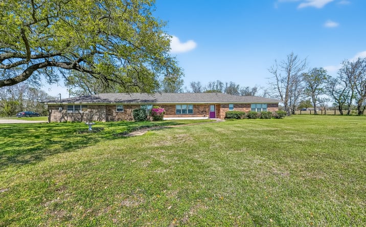 Pictures of Mixed Use property located at 11934 FM 1994 Rd, Guy, TX 77444 for sales - image #1
