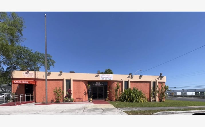 Pictures of Mixed Use, Retail property located at 161 NE 183rd St, Miami, FL 33179 for sales - image #1