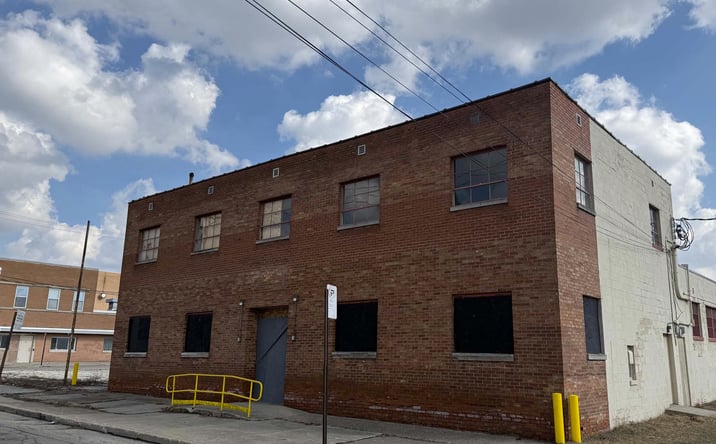 Pictures of Retail property located at 618 2nd St, Toledo, OH 43605 for sales - image #1