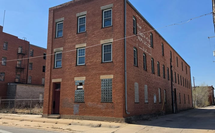 Pictures of Industrial property located at 203 N Plum St, Hutchinson, KS 67501 for sales - image #1