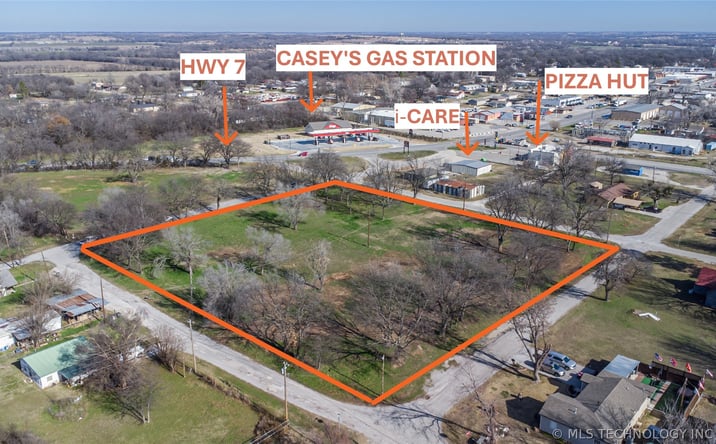 Pictures of Land property located at 101 E Street, Davis, OK 73030 for sales - image #1