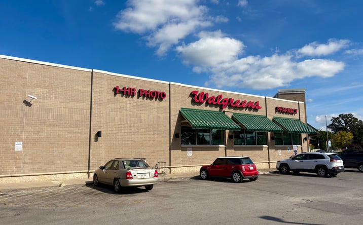 Pictures of Office, Retail property located at 3121 S 24th St, Omaha, NE 68108 for sales - image #1