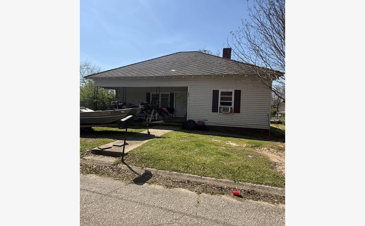 Pictures of Multifamily property located at 709 Franklin St, Roanoke, AL 36274 for sales - image #1