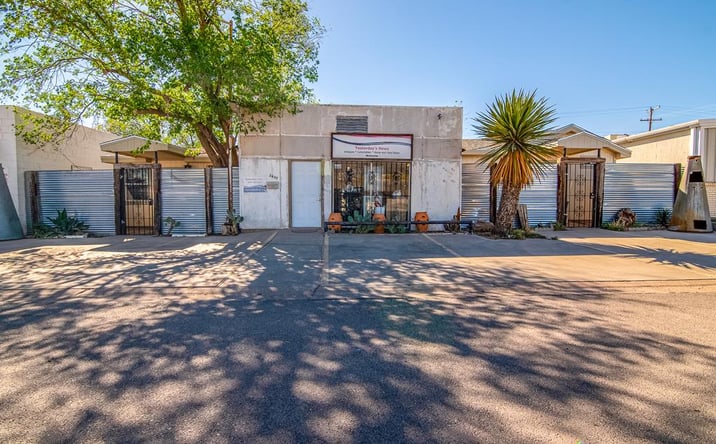 Pictures of Retail property located at 2407 W Indiana Ave, Midland, TX 79701 for sales - image #1