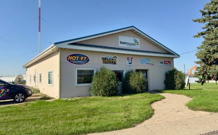 Pictures of Office property located at 4303 Memorial Hwy, Mandan, ND 58554 for sales - image #1