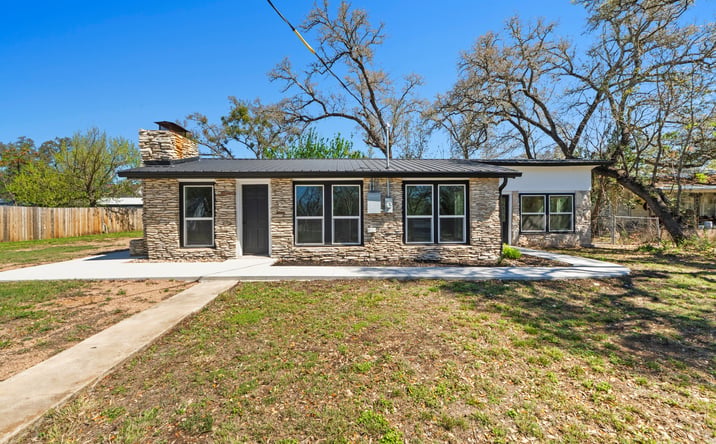 Pictures of Office property located at 201 County Rd 279, Liberty Hill, TX 78642 for sales - image #1