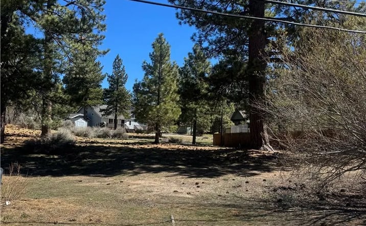 Pictures of Land property located at 351 Edgemoor, Big Bear Lake, CA 92315 for sales - image #1