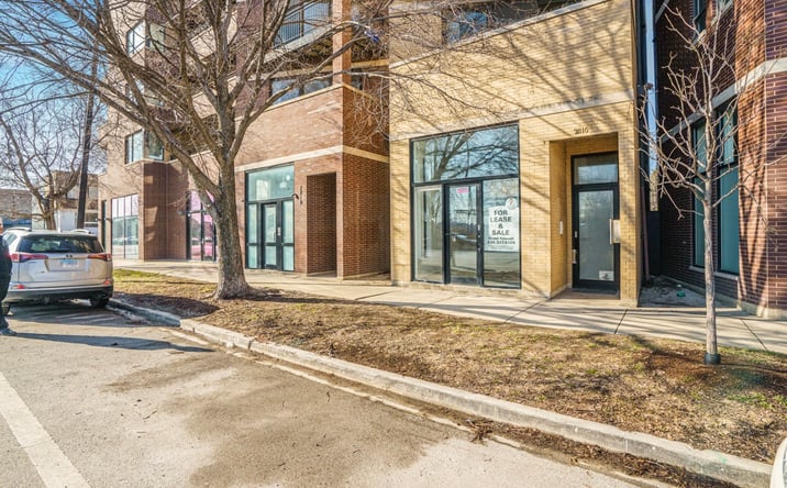 Pictures of Retail property located at 2816 W Chicago Ave, Chicago, IL 60622 for sales - image #1