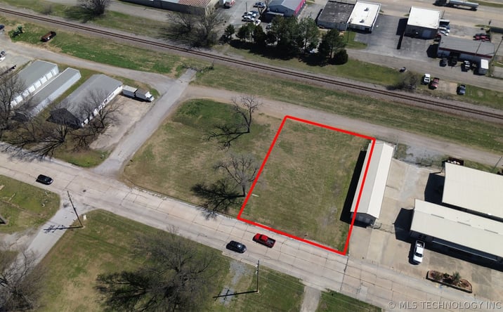 Pictures of Land property located at 205 S Taylor Street, Pryor, OK 74361 for sales - image #1