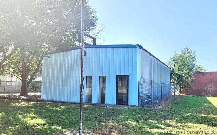Pictures of Industrial, Mixed Use property located at 315 W Moses, Cushing, OK 74023 for sales - image #1