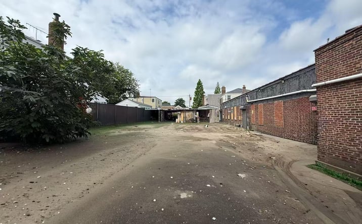 Pictures of Land property located at 4810 Clearview Expressway, New York, NY 11364 for sales - image #1