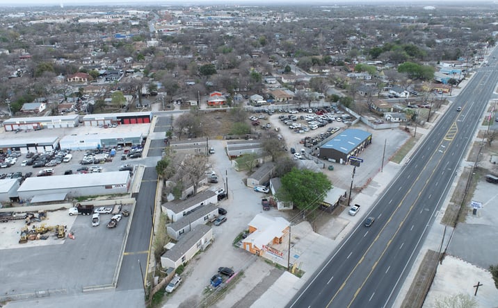 Pictures of Mobile Home Park property located at 544 New Laredo Hwy, San Antonio, TX 78211 for sales - image #1