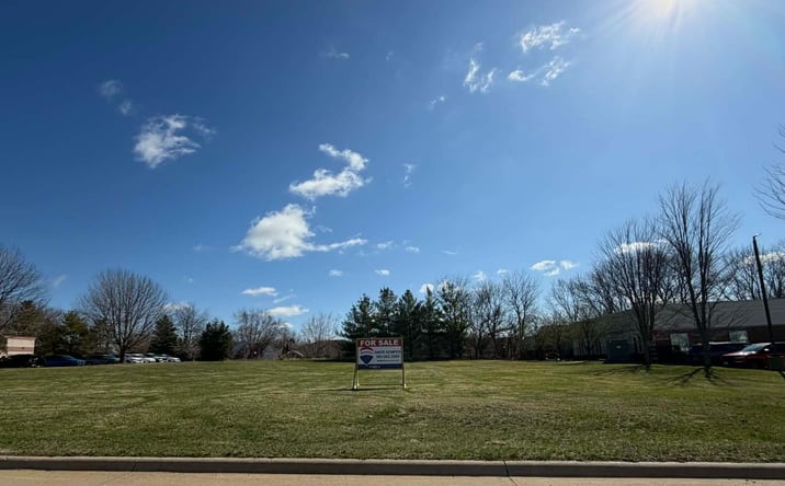 Pictures of Land property located at 5000 Utica Ridge Rd, Davenport, IA 52807 for sales - image #1