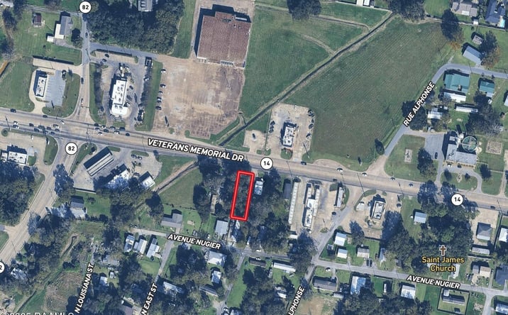 Pictures of Land property located at 434 Veterans Memorial Drive, Abbeville, LA 70510 for sales - image #1