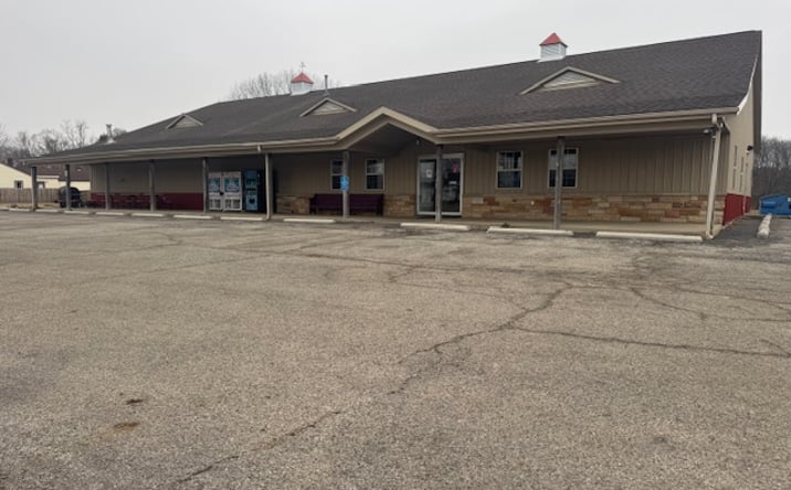 Pictures of Retail property located at 58413 Crumstown Hwy, South Bend, IN 46619 for sales - image #1