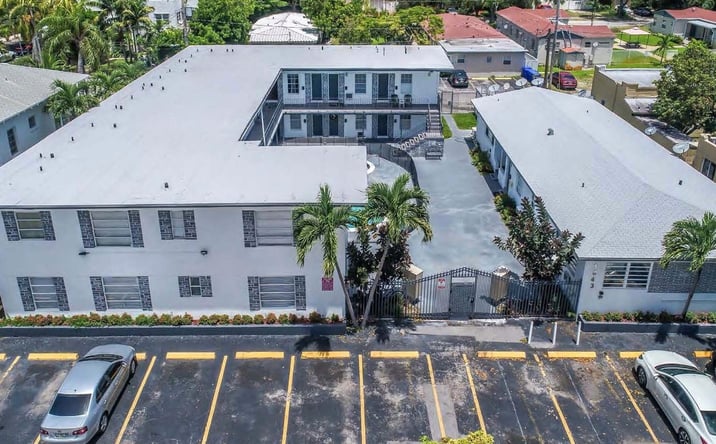 Pictures of Multifamily property located at 1843 Dewey St, Hollywood, FL 33020 for sales - image #1