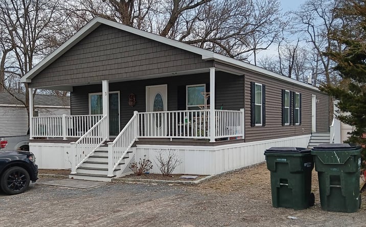 Pictures of Land property located at 725 East Ave Ext, Riverhead, NY 11901 for sales - image #1