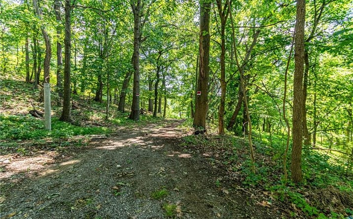 Pictures of Land property located at 2019 7th St Rd, New Kensington, PA 15068 for sales - image #1