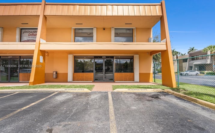 Pictures of Industrial, Retail property located at 2075 W 76th St # 1, Hialeah, FL 33016 for sales - image #1