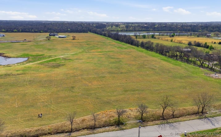 Pictures of Land property located at W 201st Street S, Mounds, OK 74047 for sales - image #1