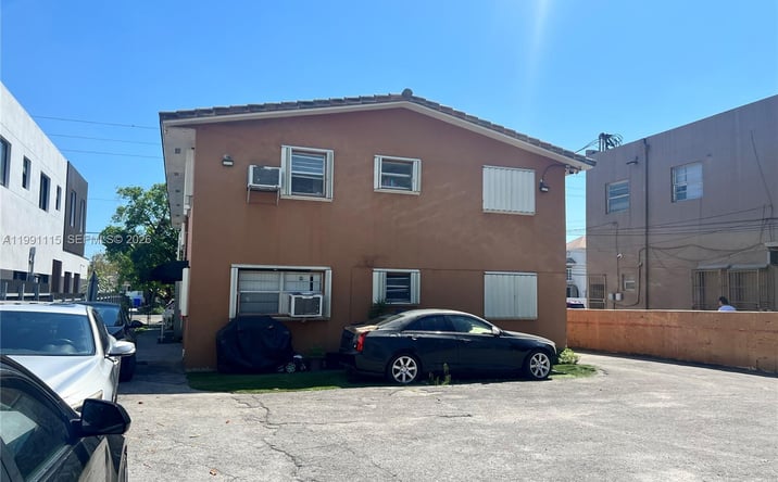 Pictures of Multifamily property located at 3191 SW 23rd St, Miami, FL 33145 for sales - image #1
