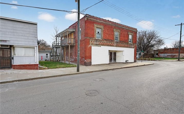Pictures of Industrial property located at 1802 Olive Street, St Joseph, MO 64507 for sales - image #1