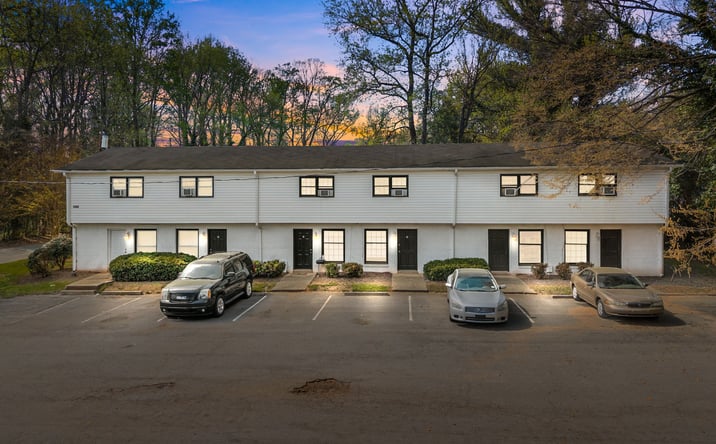 Pictures of Multifamily property located at 2909 Burgess Dr, Charlotte, NC 28208 for sales - image #1