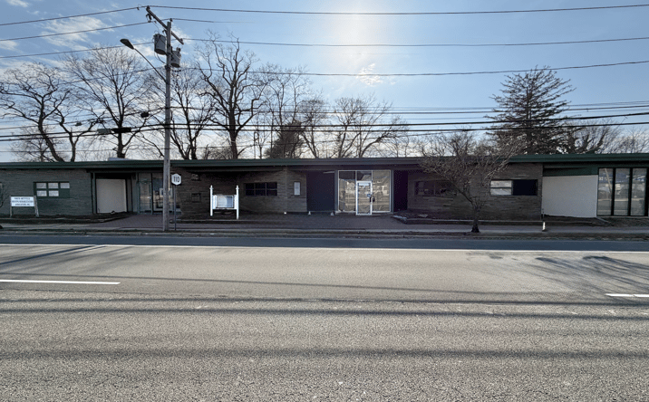 Pictures of Office property located at 570 Broadway, Amityville, NY 11701 for sales - image #1