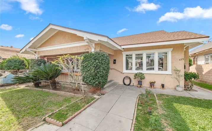Pictures of Multifamily property located at 406 E Walnut, Santa Ana, CA 92701 for sales - image #1