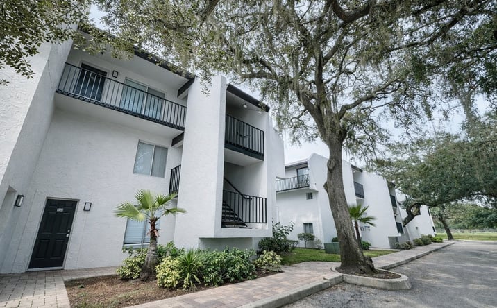 Pictures of Multifamily property located at 13036 Kain Palms Ct, Tampa, FL 33612 for sales - image #1