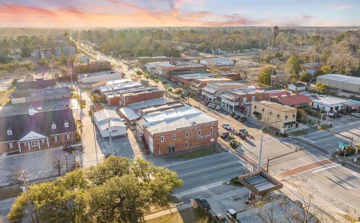 Pictures of Land, Mixed Use, Office, Retail property located at 2722, 2724, 2725, 2727, and 2733 West Cleveland St, Elloree, SC 29047 for sales - image #1
