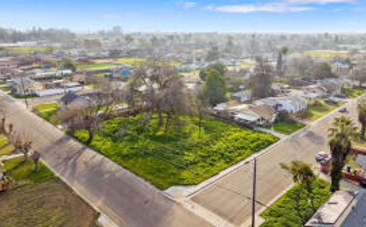 Pictures of Land property located at 109 Hamlet St, Lemoore, CA 93245 for sales - image #1