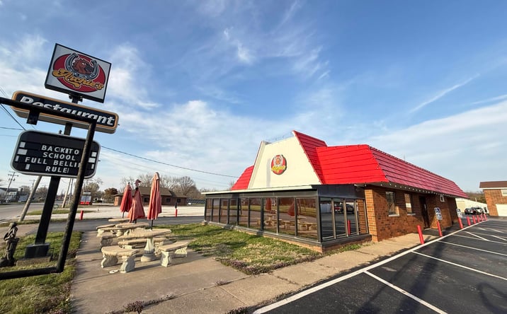 Pictures of Retail property located at 1225 S MAIN Street, Lewistown, IL 61542 for sales - image #1