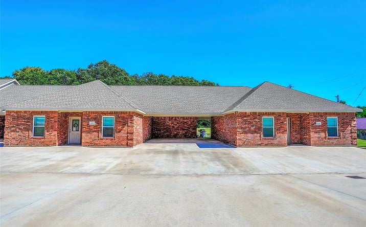 Pictures of Multifamily property located at 451 Neals Hill Rd, Oak Ridge, TX 76240 for sales - image #1