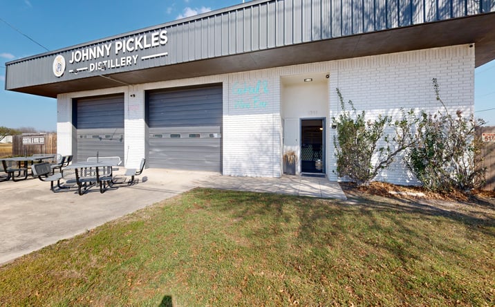 Pictures of Retail, Special Purpose property located at 1711 North Austin Street, Seguin, TX 78155 for sales - image #1