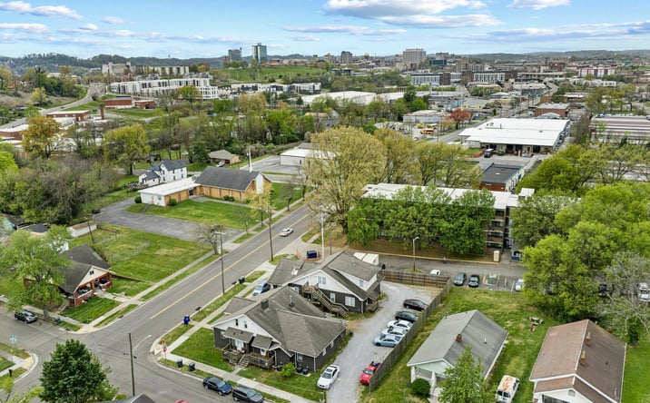 Pictures of Multifamily property located at 1923 McCalla Ave, Knoxville, TN 37915 for sales - image #1