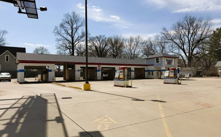 Pictures of Land, Retail property located at 300 N Grand Ave W, Springfield, IL 62704 for sales - image #1
