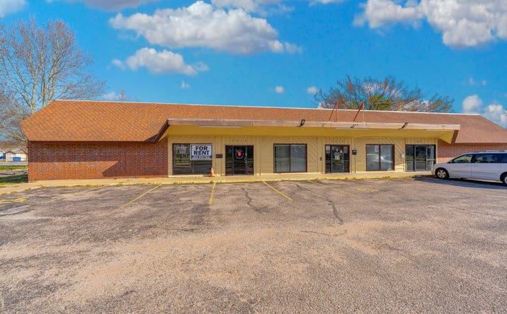 Pictures of Office property located at 3312 W Douglas Ave, Wichita, KS 67203 for sales - image #1