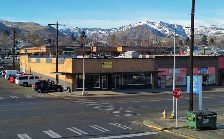Pictures of Retail property located at 820 S Wenatchee Ave, Wenatchee, WA 98801 for sales - image #1