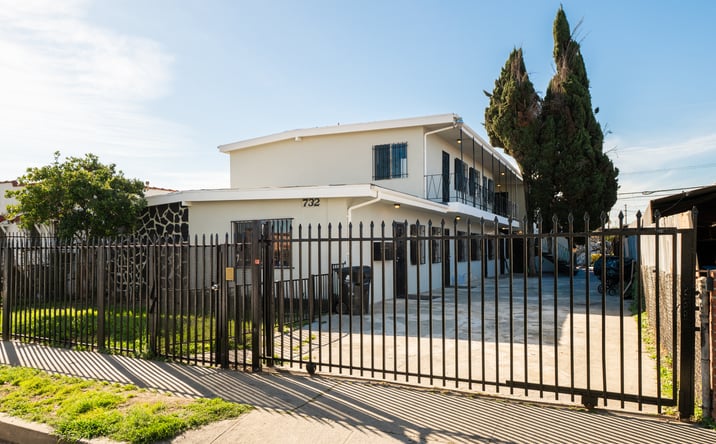 Pictures of Multifamily property located at 732 W 76th St, Los Angeles, CA 90044 for sales - image #1