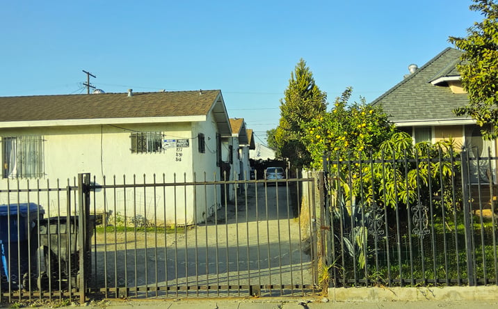 Pictures of Multifamily property located at 837 W 65th St, Los Angeles, CA 90044 for sales - image #1