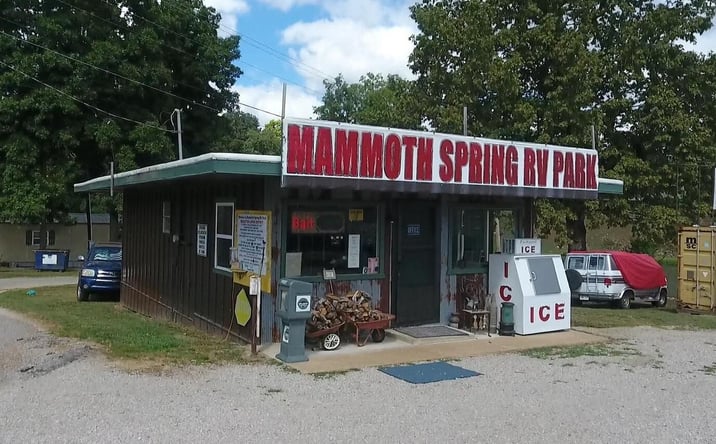 Pictures of Hospitality, Mixed Use, Special Purpose property located at 107 Us 63, Mammoth Spring, AR 72554 for sales - image #1