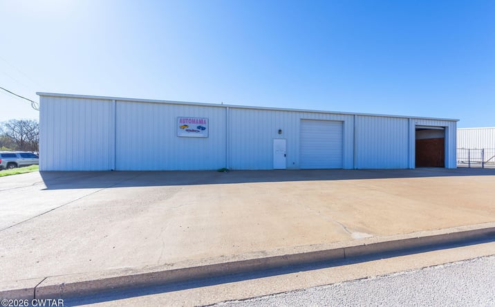 Pictures of Mixed Use, Retail property located at 39 N Madison Drive, Humboldt, TN 38343 for sales - image #1