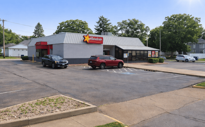 Pictures of Retail property located at 316 S Main St, Paris, IL 61944 for sales - image #1